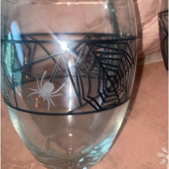 Set of Four Spider Web 🕷🕸Glasses! - Picture 6 of 9